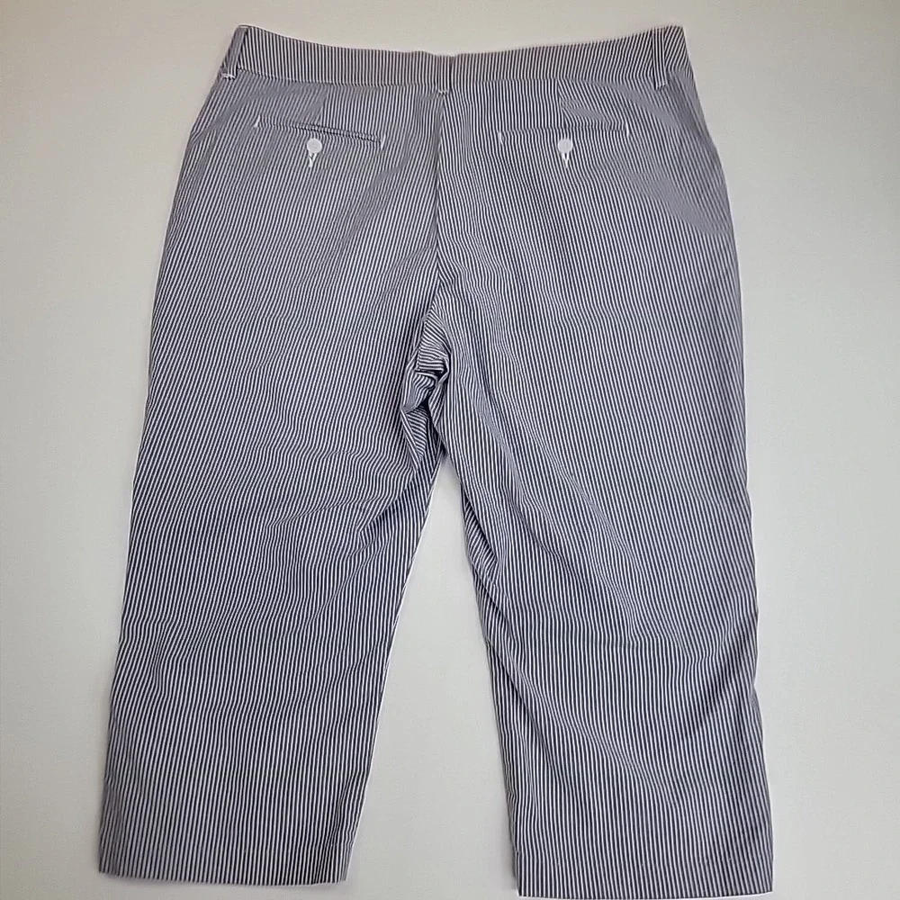 Riders by Lee Women's Capri Size 37‎ Stretch High Rise Split Hem